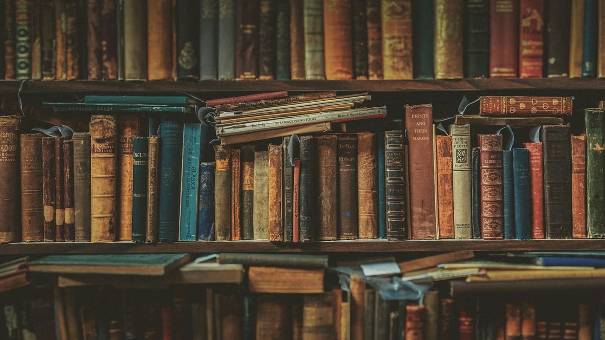 Doutrina e jurisprudência sempre à mão — decisão informada não é atalho, é método.